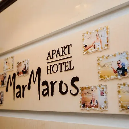 Marmaros & アパートホテル バコヴェル