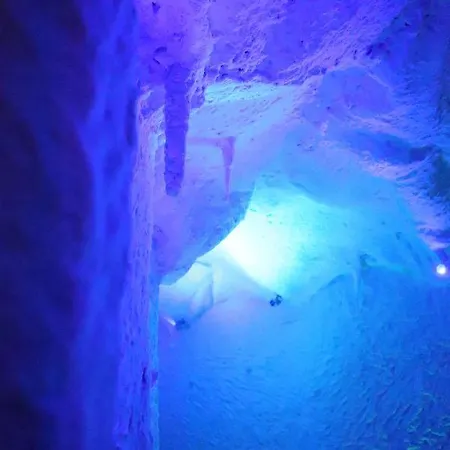 Marmaros & アパートホテル