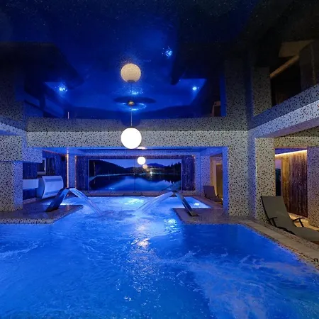 アパートホテル Marmaros &