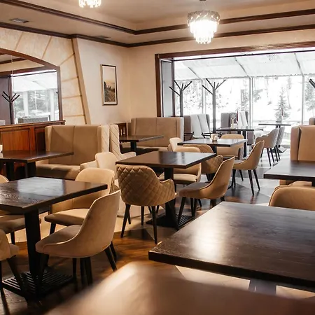 アパートホテル Marmaros & 3*