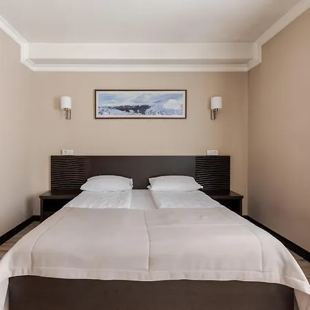 Marmaros & Lejlighedshotel