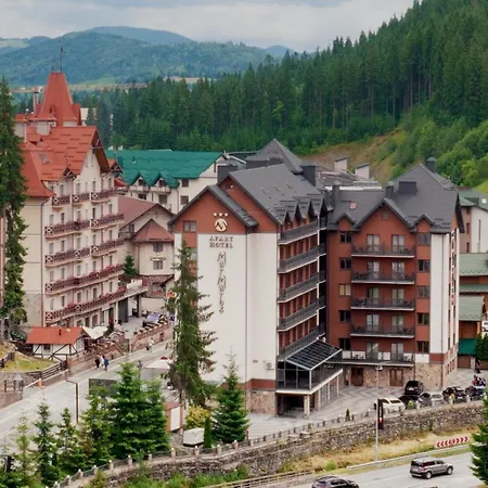 アパートホテル Marmaros &