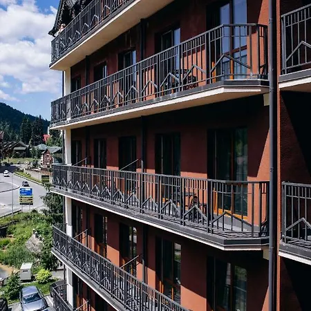 Marmaros & アパートホテル