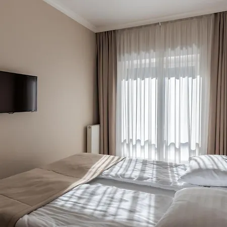 Aparthotel Marmaros & 3*